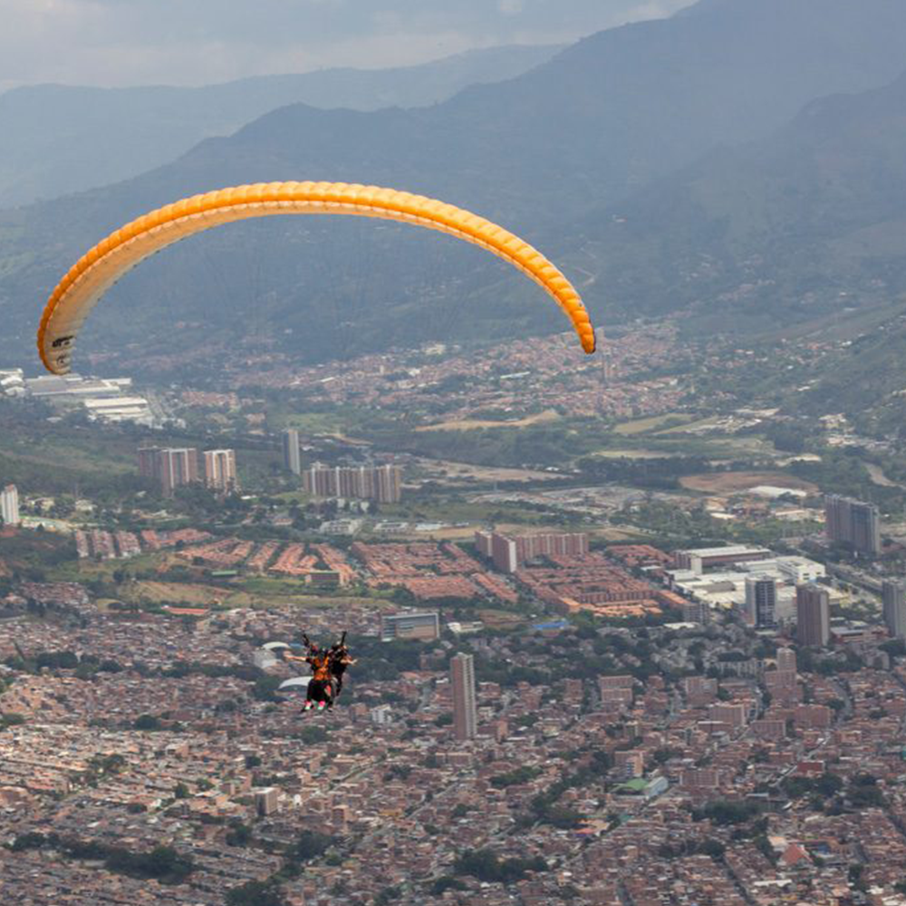 Volar parapente en Medellín